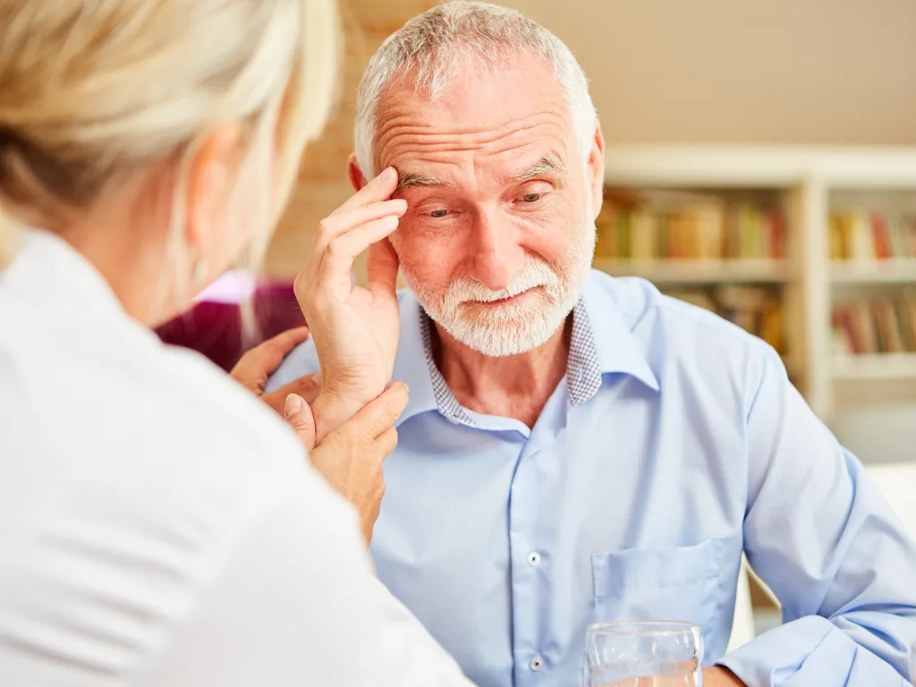 Early Warning Signs of Alzheimer’s Disease